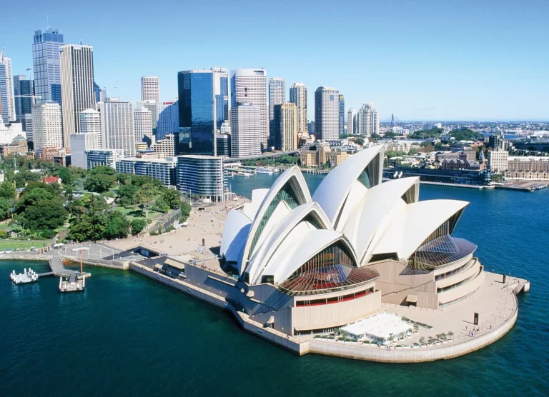 Sydney-Opera-House-Bennelong-Point-Port-Jackson